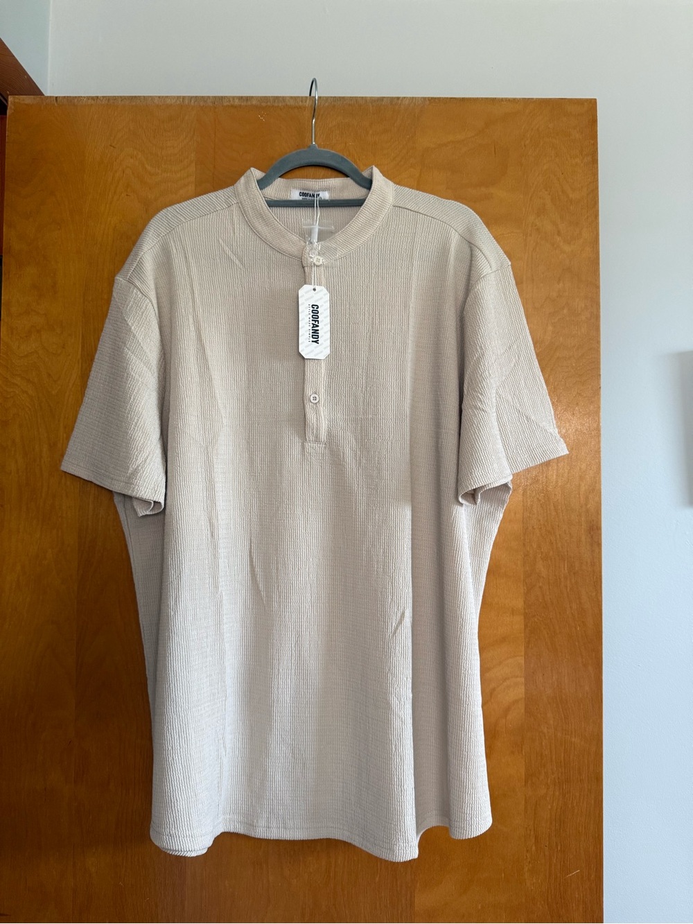 NWT Coofandy XL Men’s Textured Henley Cream/Beige